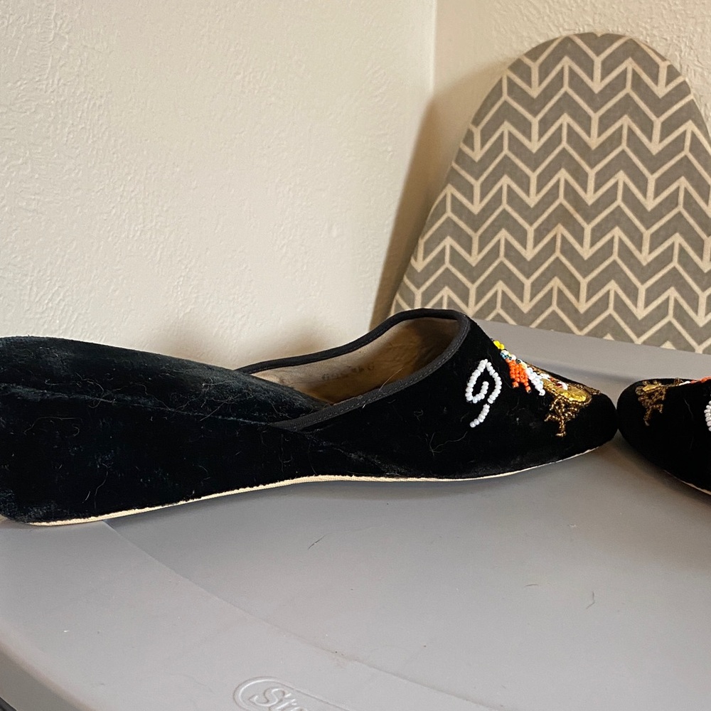 Black Velvet Mules with Dragon Embroidery vintage worn once - Picture 6 of 12